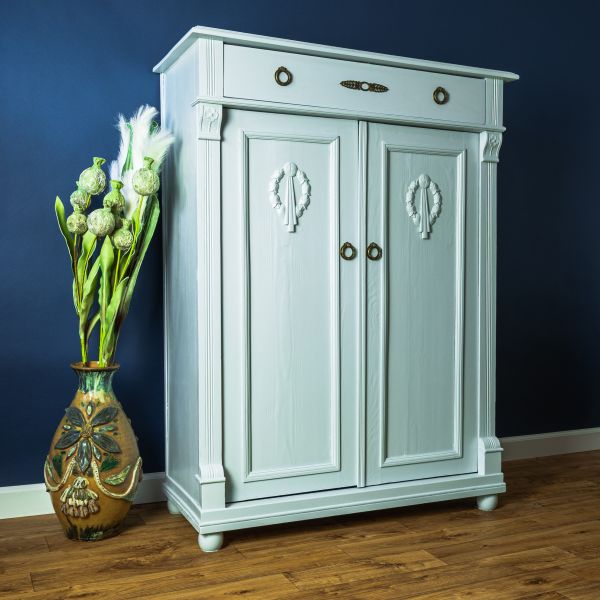 Wardrobe Assembly in Bear